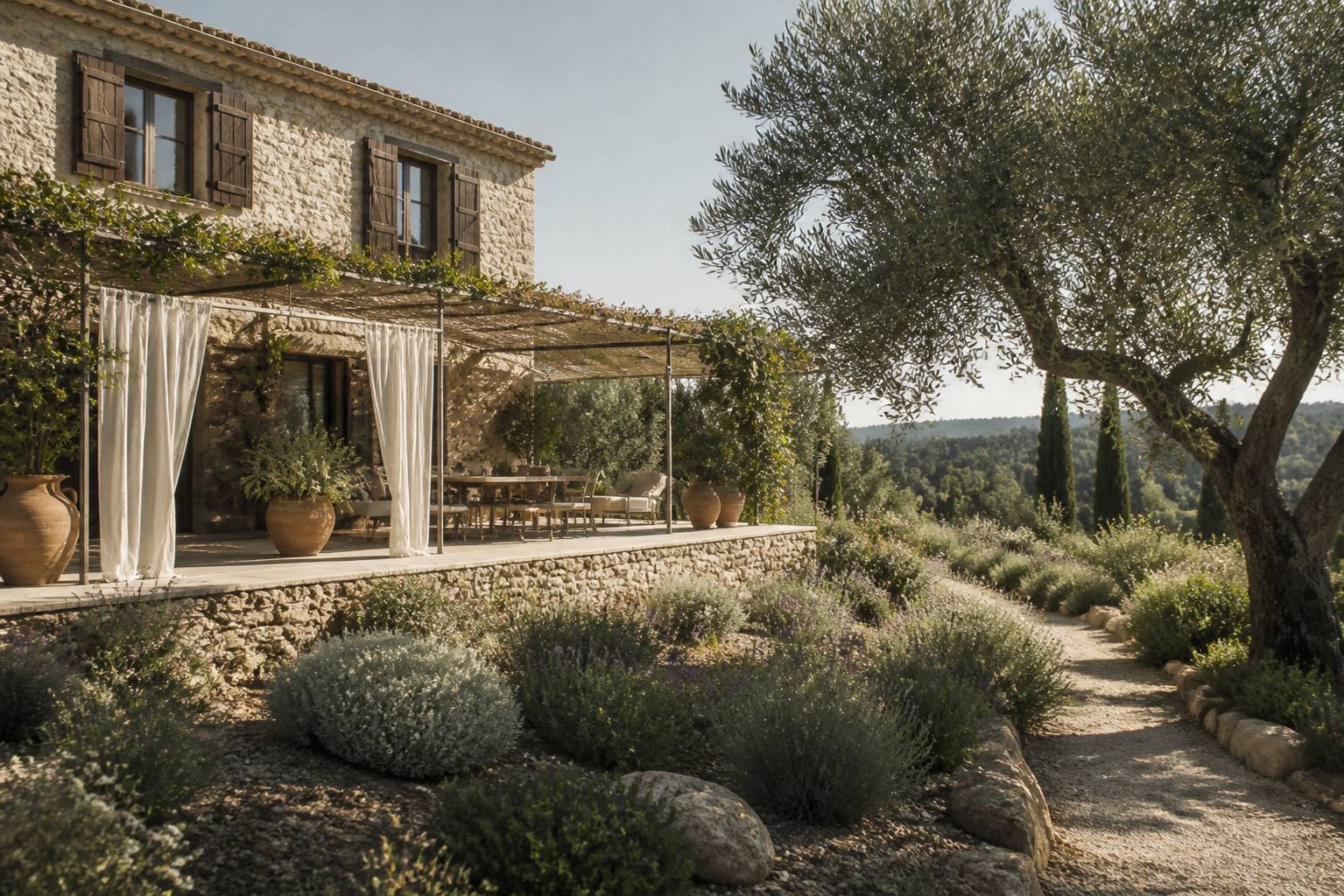 Mas provençal en pierre avec jardin d'oliviers et de lavande